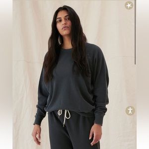 The Great college sweatshirt washed black size 2 M/L